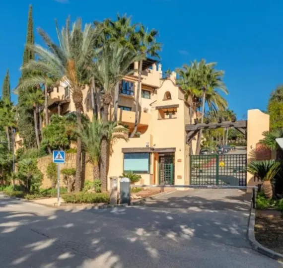 Long-term rent of middle floor apartment in Diana Park