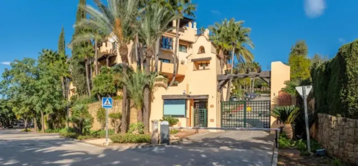 Long-term rent of middle floor apartment in Diana Park 0