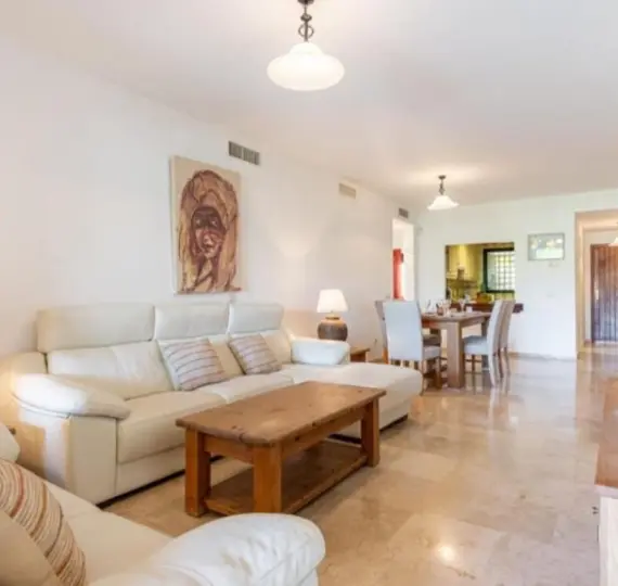 Long-term rent of middle floor apartment in Diana Park