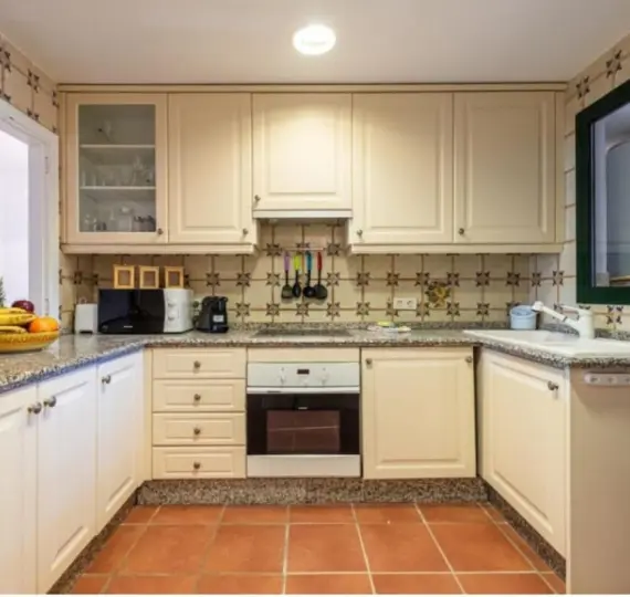 Long-term rent of middle floor apartment in Diana Park