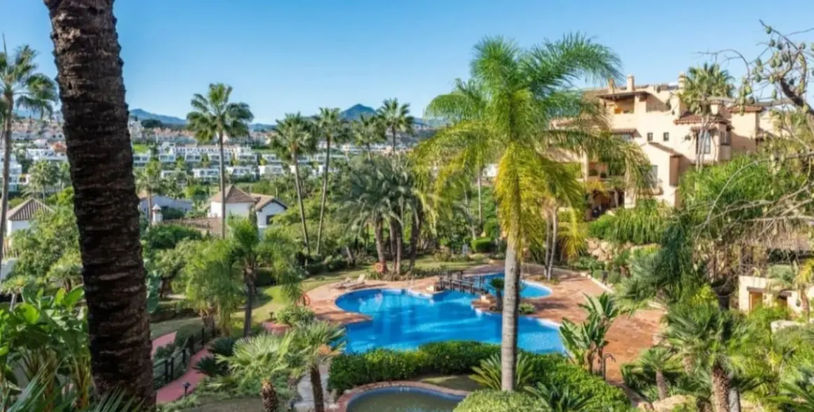 Long-term rent of middle floor apartment in Diana Park 16