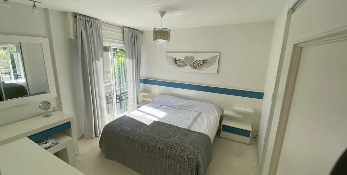 Long-term rent of middle floor apartment in New Golden Mile 4