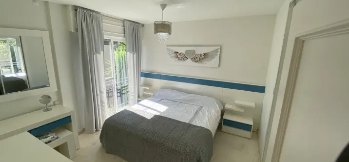 Long-term rent of middle floor apartment in New Golden Mile 3