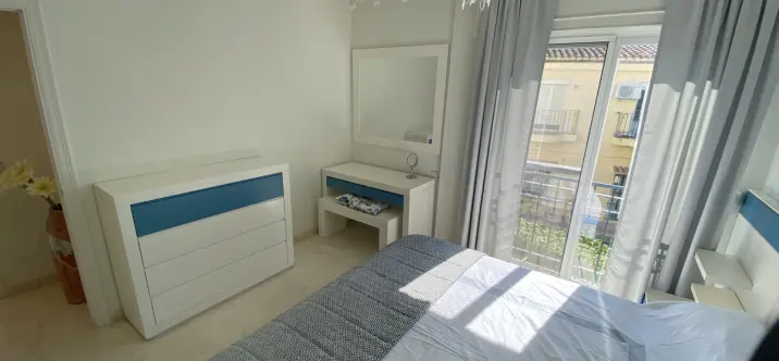 Long-term rent of middle floor apartment in New Golden Mile 4