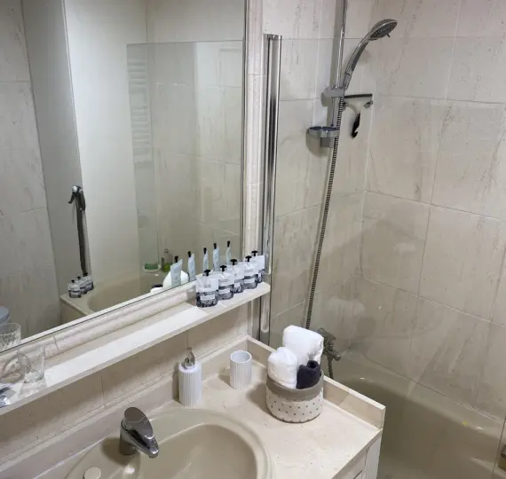 Long-term rent of middle floor apartment in New Golden Mile