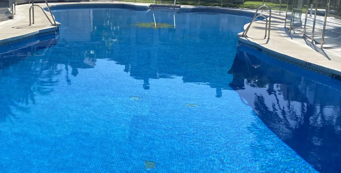 Long-term rent of middle floor apartment in New Golden Mile 14