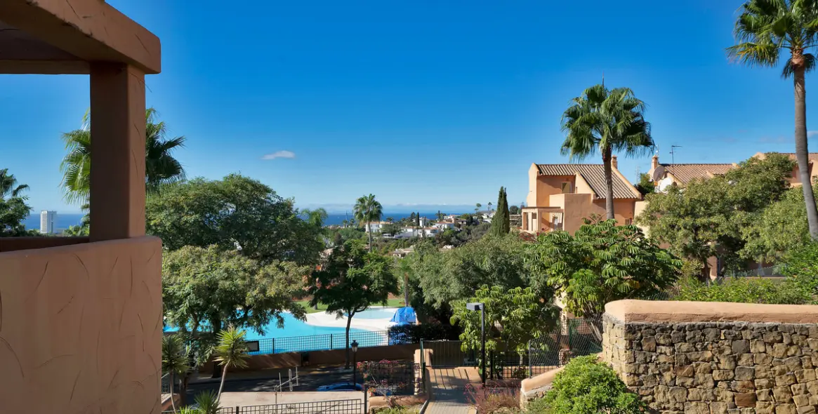 Долгосрочная аренда апартаментов на первом этаже в Marbella (район Marbella) 1