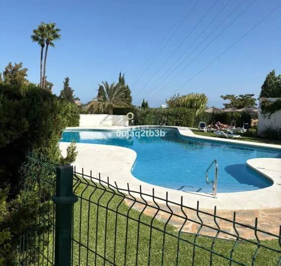 Long-term rent of ground floor apartment in La Quinta