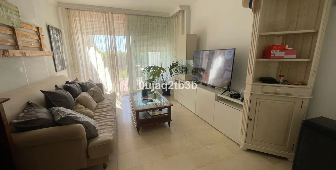 Long-term rent of ground floor apartment in La Quinta 4