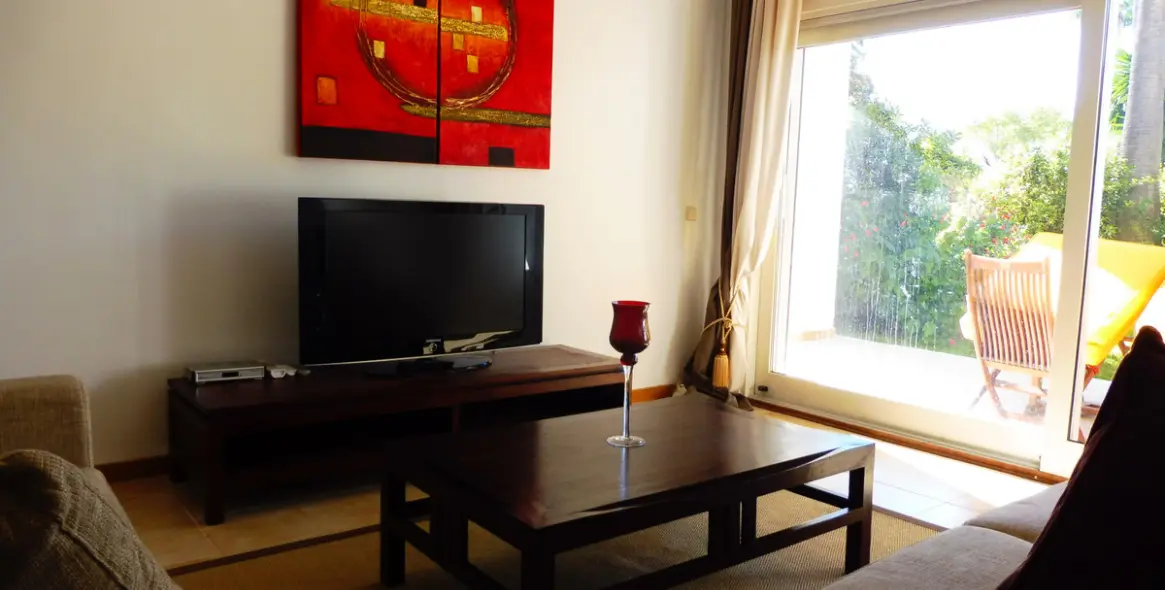 Долгосрочная аренда апартаментов на первом этаже в Marbella (район Marbella) 4