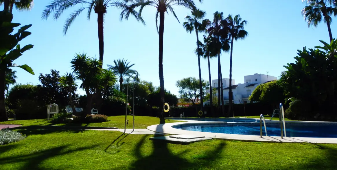 Долгосрочная аренда апартаментов на первом этаже в Marbella (район Marbella) 10