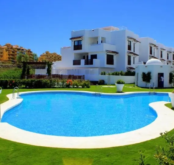 Long-term rent of middle floor apartment in Selwo