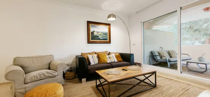 Long-term rent of middle floor apartment in Elviria 0