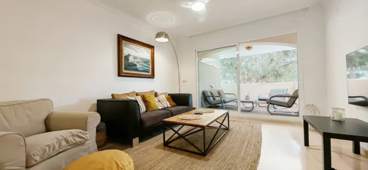 Long-term rent of middle floor apartment in Elviria 1