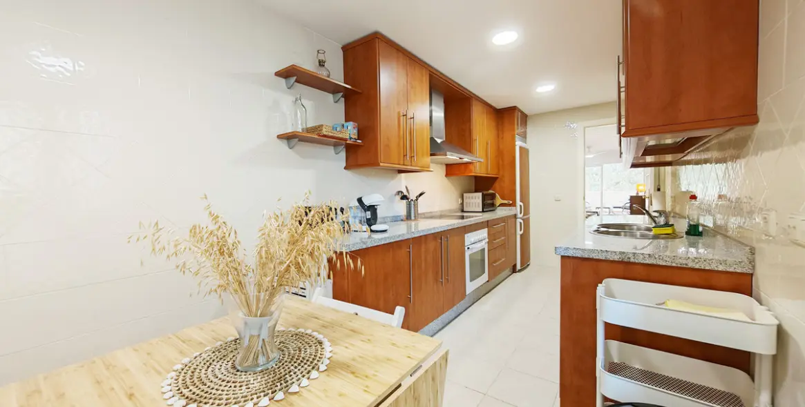 Long-term rent of middle floor apartment in Elviria 5