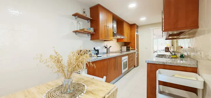 Long-term rent of middle floor apartment in Elviria 4