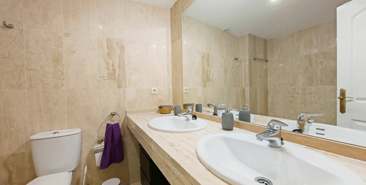 Long-term rent of middle floor apartment in Elviria 12