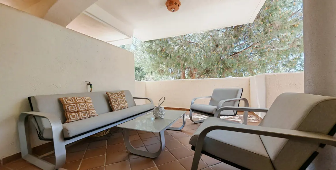 Long-term rent of middle floor apartment in Elviria 13