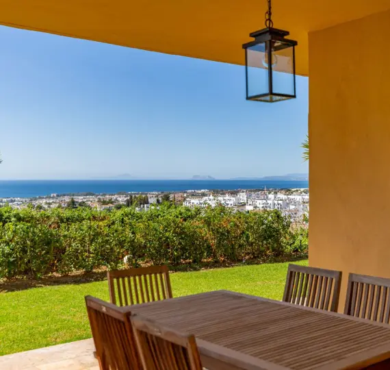 Long-term rent of ground floor apartment in Benahavís