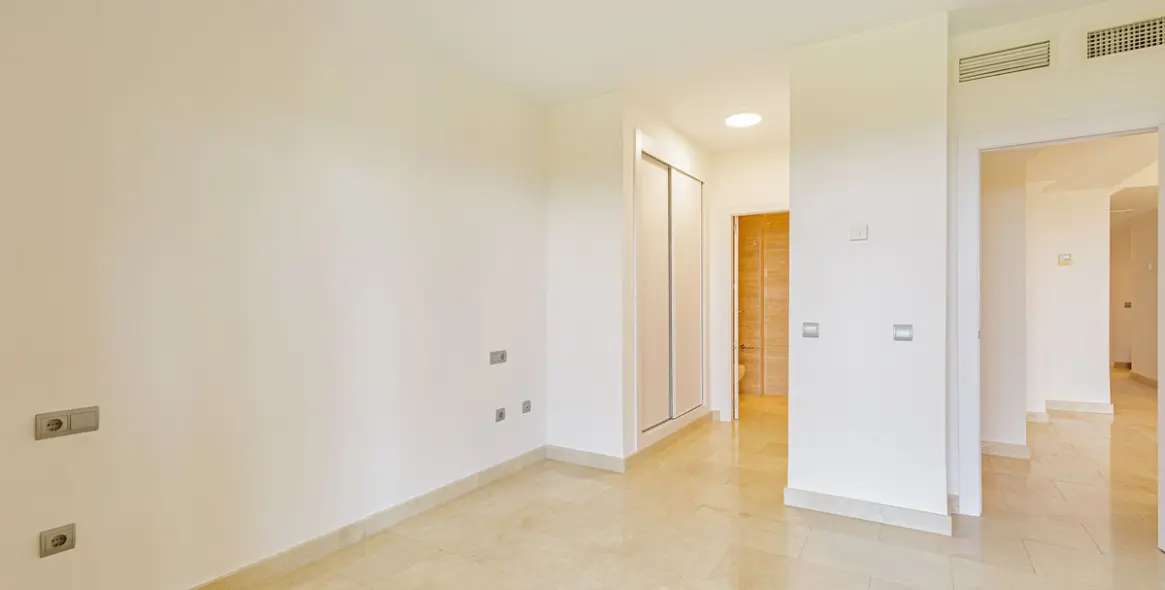 Long-term rent of ground floor apartment in Benahavís 12