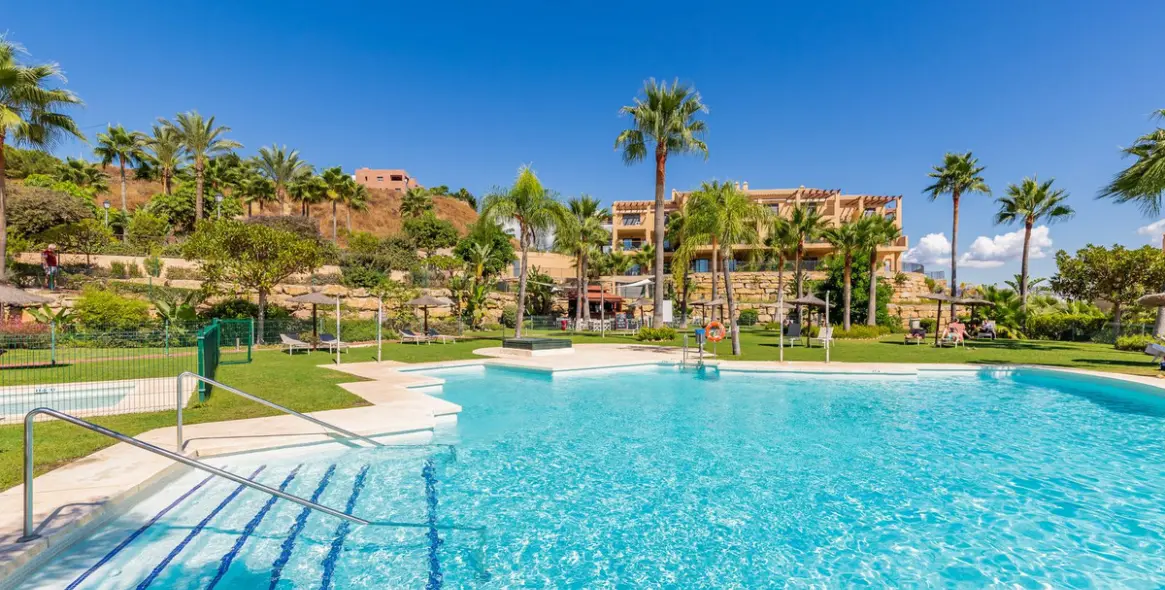 Long-term rent of ground floor apartment in Benahavís 16