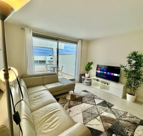 Long-term rent of penthouse in Selwo