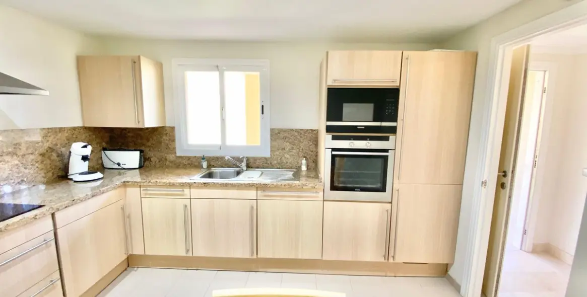 Long-term rent of middle floor apartment in Atalaya 15