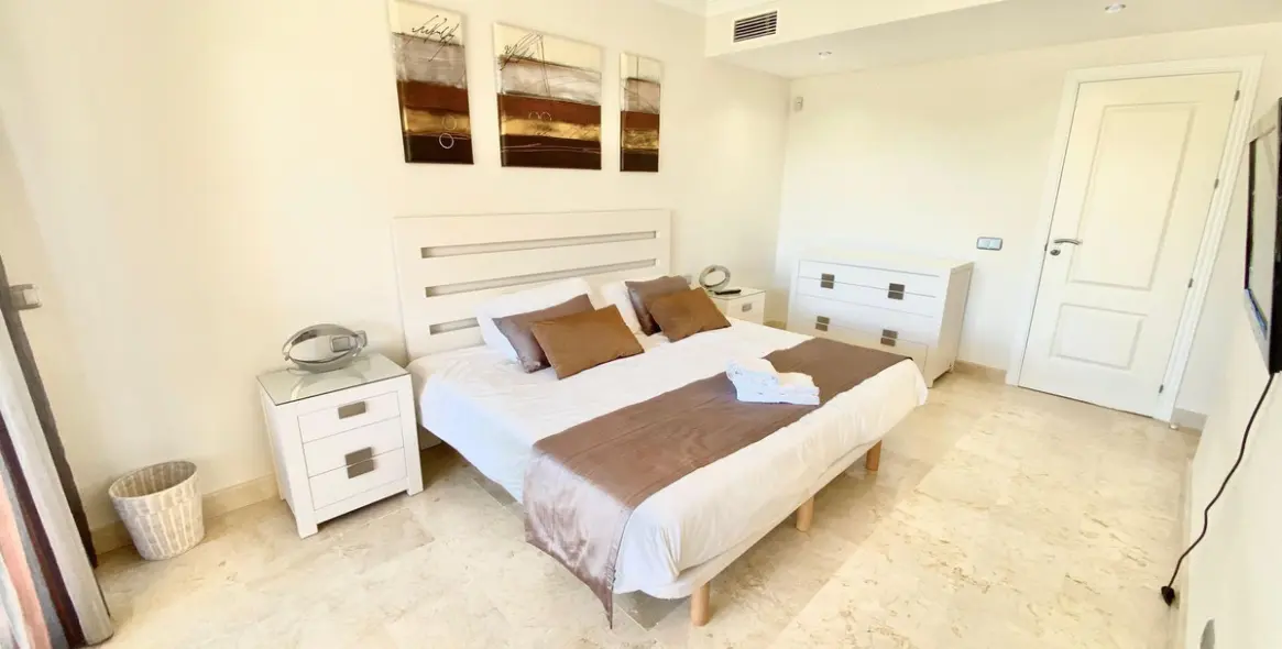 Long-term rent of middle floor apartment in Atalaya 18