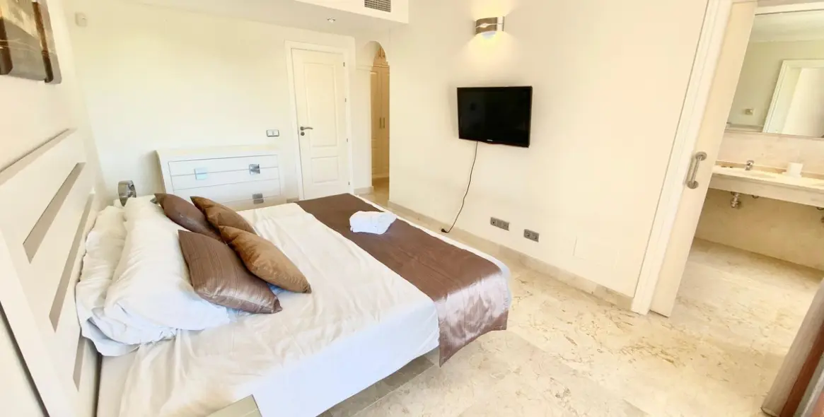 Long-term rent of middle floor apartment in Atalaya 20