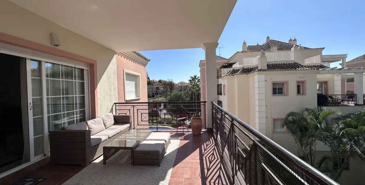 Продажа апартаментов на среднем этаже в Nueva Andalucía 2