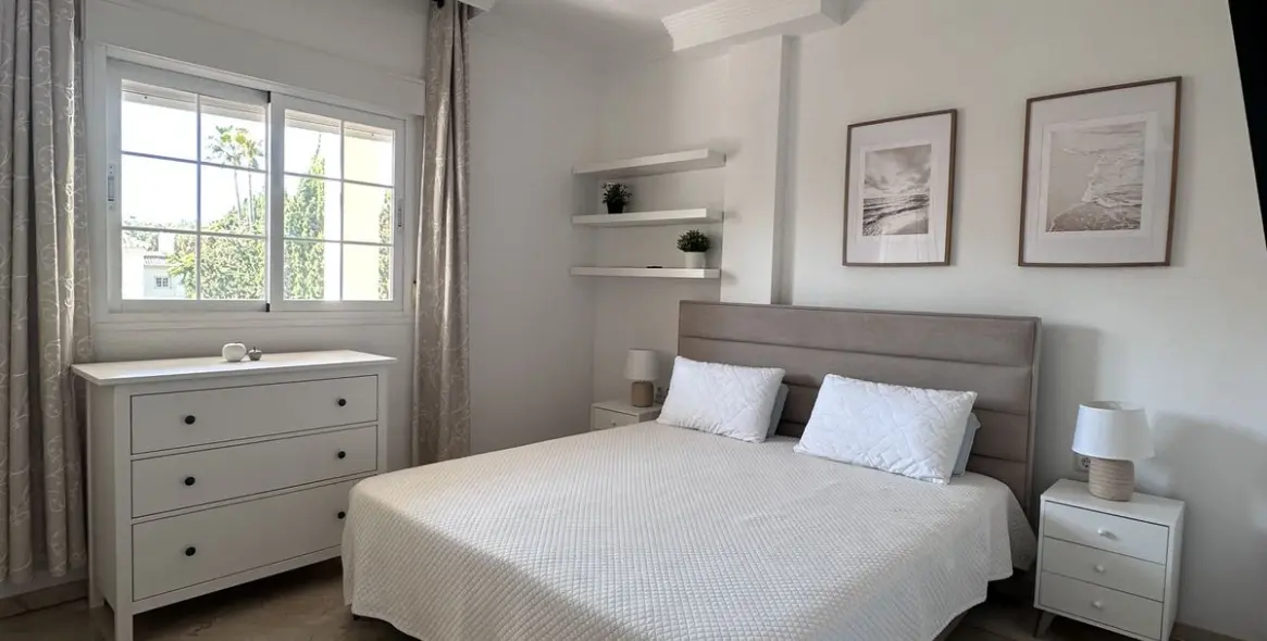 Продажа апартаментов на среднем этаже в Nueva Andalucía 4