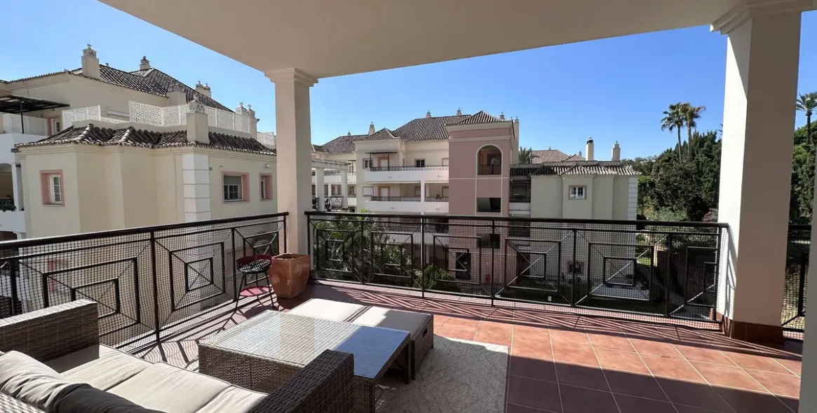 Продажа апартаментов на среднем этаже в Nueva Andalucía 9