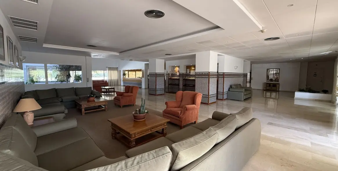 Long-term rent of ground floor apartment in El Paraiso 9