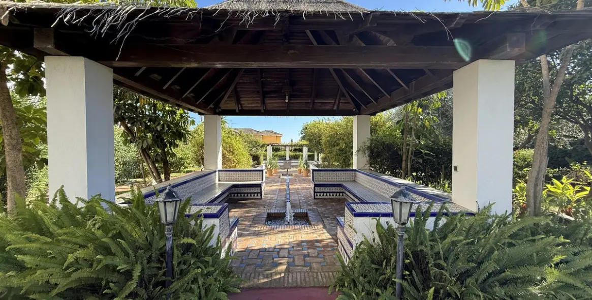 Long-term rent of ground floor apartment in El Paraiso 11