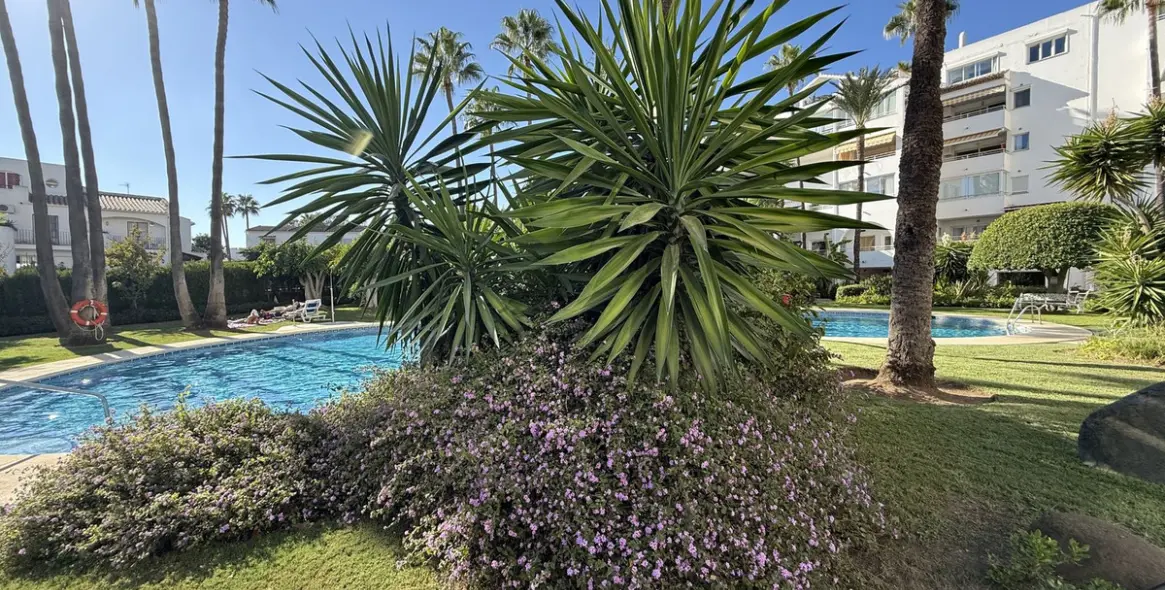 Long-term rent of ground floor apartment in El Paraiso 15