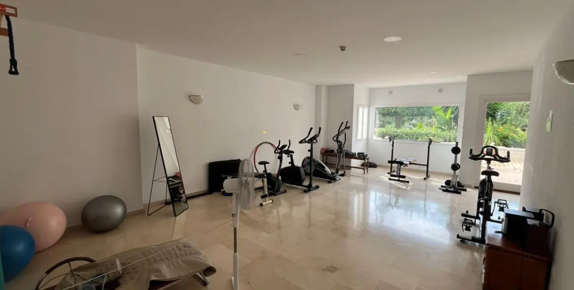 Long-term rent of ground floor apartment in El Paraiso 26