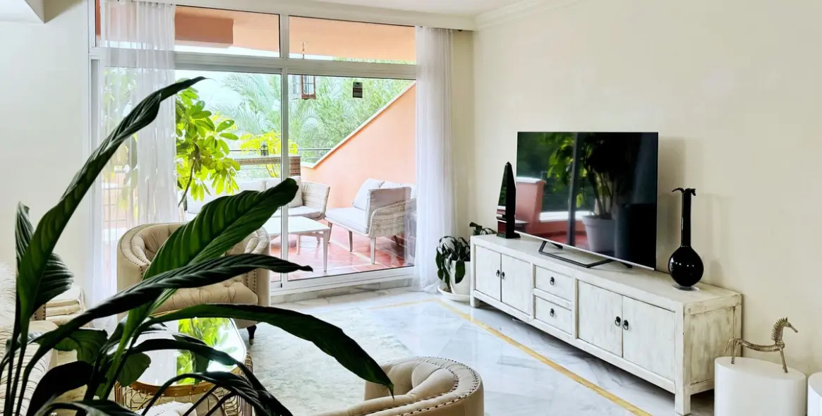 Долгосрочная аренда апартаментов на среднем этаже в Nueva Andalucía 3