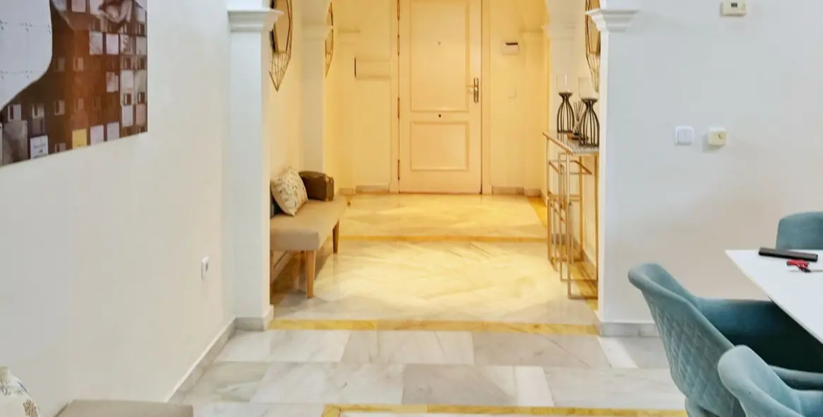 Долгосрочная аренда апартаментов на среднем этаже в Nueva Andalucía 6