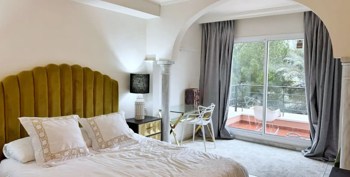 Долгосрочная аренда апартаментов на среднем этаже в Nueva Andalucía 9