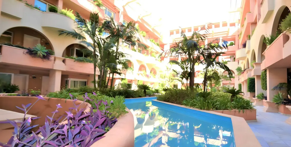 Долгосрочная аренда апартаментов на среднем этаже в Nueva Andalucía 23