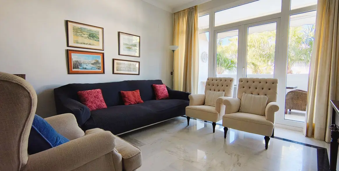 Долгосрочная аренда апартаментов на среднем этаже в Marbella (район The Golden Mile) 1