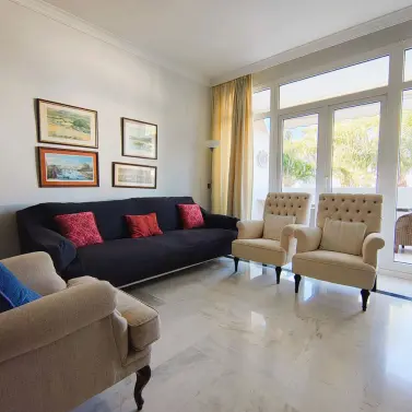 Long-term rent of middle floor apartment in The Golden Mile