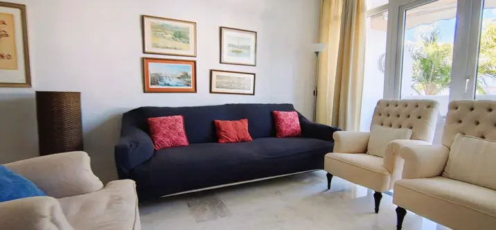 Long-term rent of middle floor apartment in The Golden Mile 1