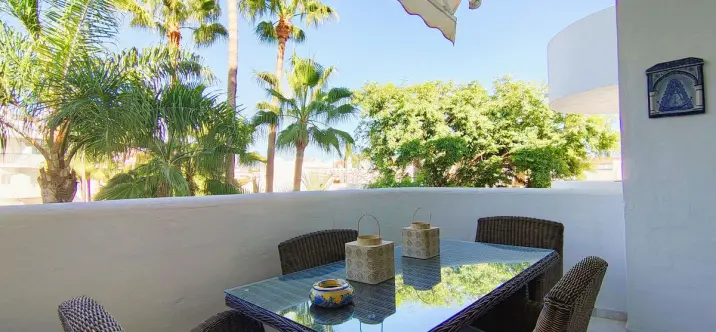 Long-term rent of middle floor apartment in The Golden Mile 2