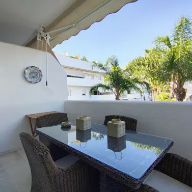 Long-term rent of middle floor apartment in The Golden Mile