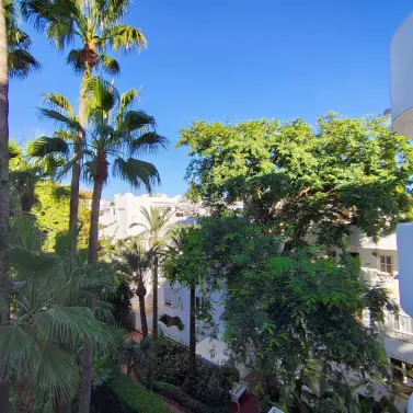 Long-term rent of middle floor apartment in The Golden Mile