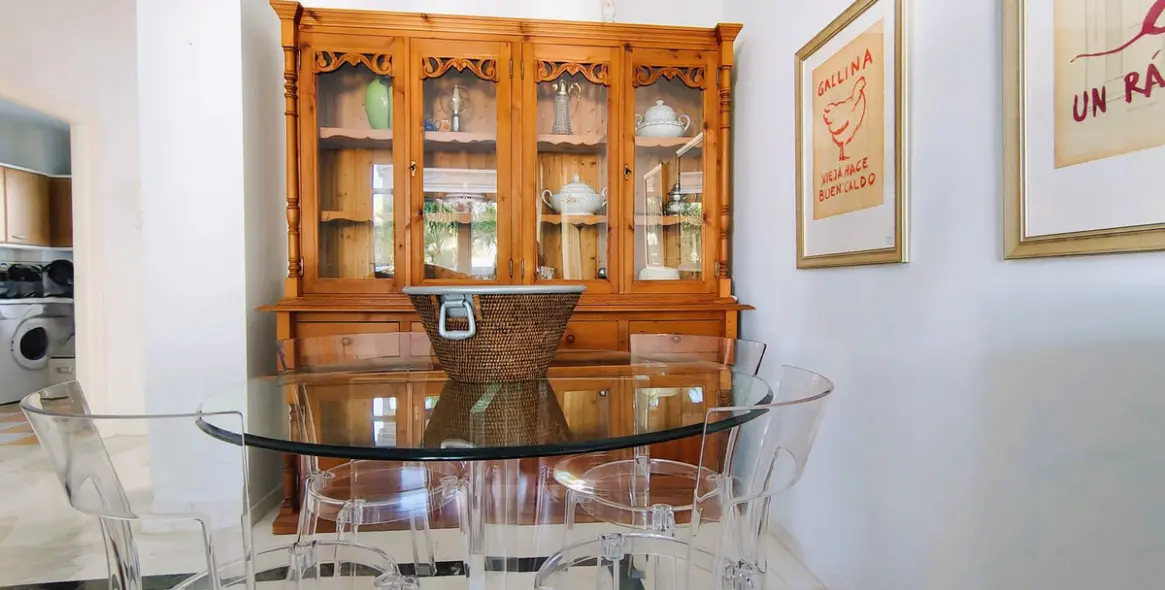 Long-term rent of middle floor apartment in The Golden Mile 9