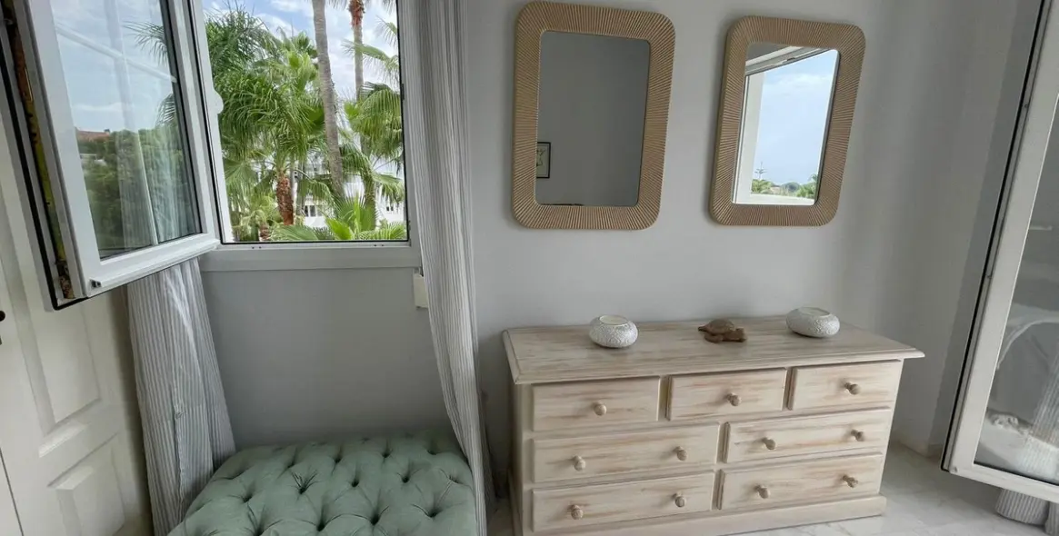 Long-term rent of middle floor apartment in The Golden Mile 34