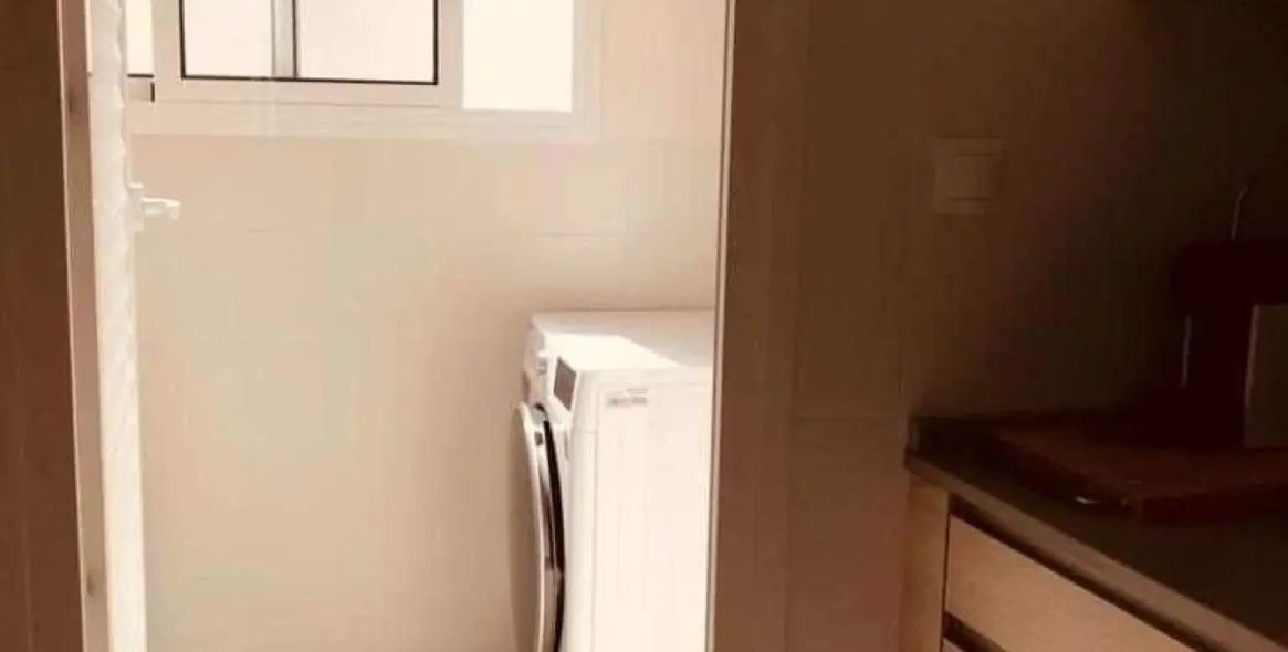 Long-term rent of middle floor apartment in La Campana 6