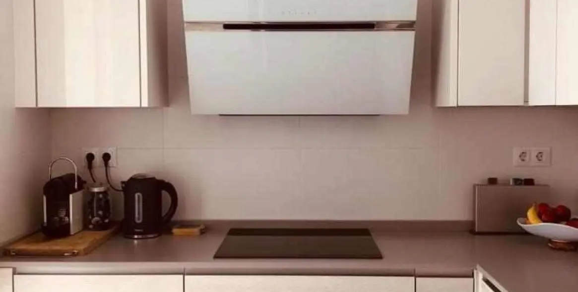 Long-term rent of middle floor apartment in La Campana 7